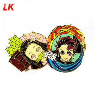 Produsen desain logo kustom kerah pin lencana logam anime lembut keras keras enamel pin